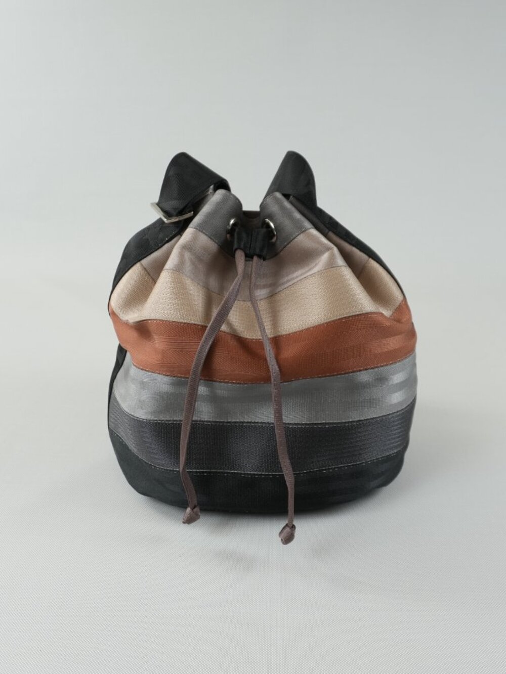 HARVEYS Large Metallic Striped Seatbelt Drawstring Bucket Bag Made in USA - Picture 2 of 14